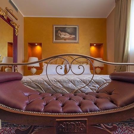 Villa Luisa Rooms And Breakfast Peschiera del Garda Extérieur photo