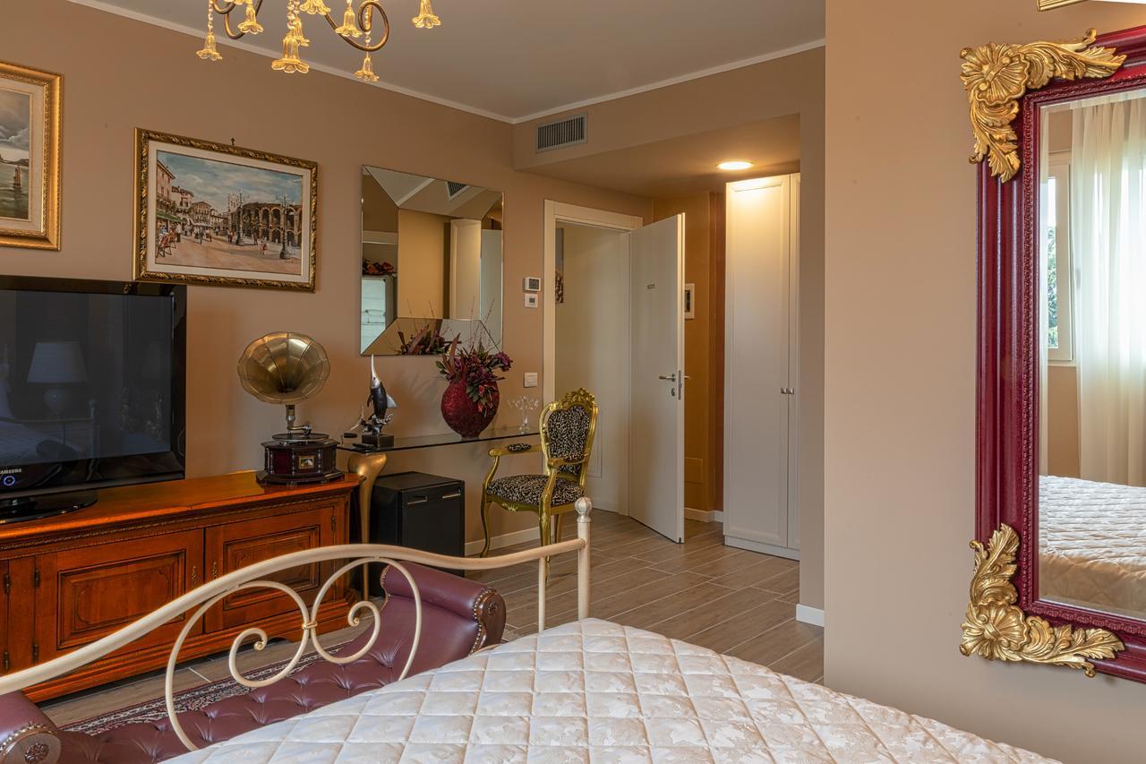 Villa Luisa Rooms And Breakfast Peschiera del Garda Extérieur photo